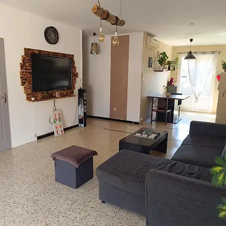 Chambre Privee Dans Villa Avec Piscine Et Jacuzzi * Bages (Pyrenees-Orientales)