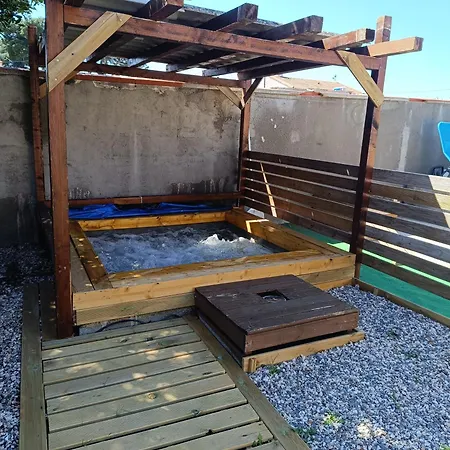 Chambre Privee Dans Villa Avec Piscine Et Jacuzzi Rum i privatbostad *